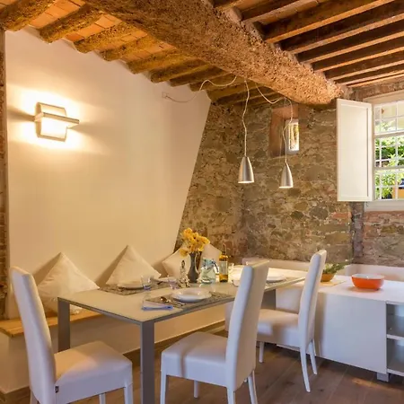 Maolina Villa Lucca